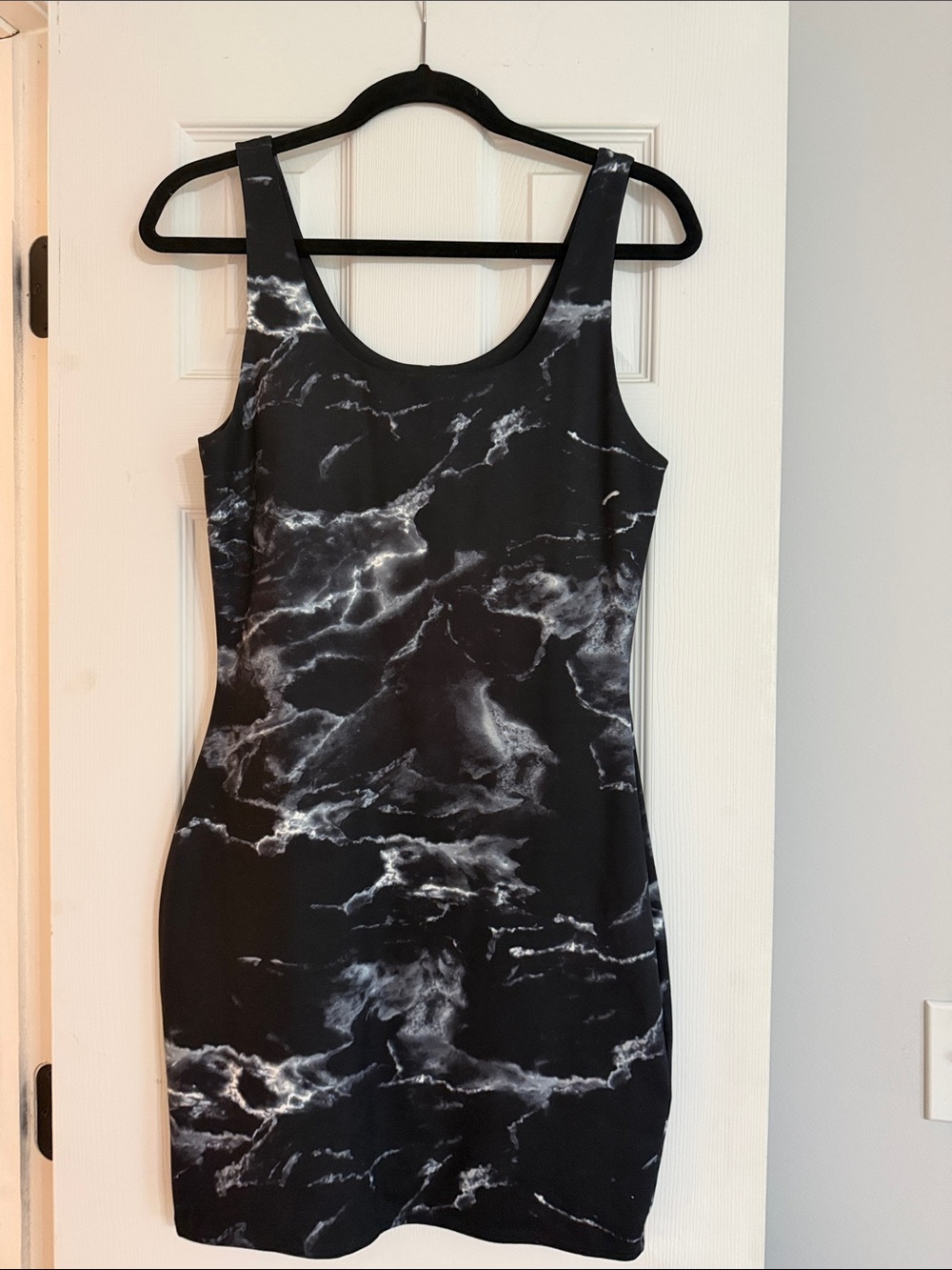 Express Black and White Marble-Print Bodycon Dress